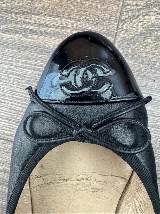 CHANEL Black Patent Cap-Toe Bow Ballet Flats - Picture 8 of 10